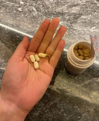 프리마인 평생 써야하는 관절의 건강을 위한 완벽설계 솔루션 관절n마디케어 플러스 120정 — 4점을 준 리뷰어가 2021년 11월 올린 사용 사진