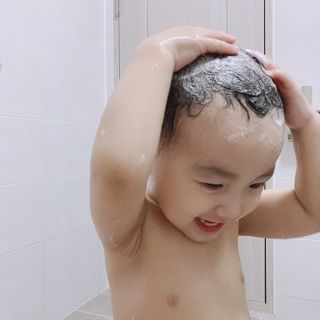 mom e 맘이 내추럴 베이비 케어 샴푸앤바스+로션 — 5점을 준 리뷰어가 2021년 1월 올린 사용 사진