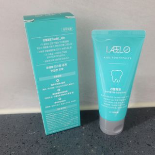 치과에서 쓰는 치약 _ 라벨제로 저불소 꼬마, 키즈, 유아, 베이비, 주니어 안전한 어린이치약 — 5점을 준 리뷰어가 2023년 1월 올린 사용 사진