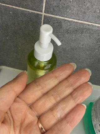 스킨큐어 산다화 순한 클렌징 동백 오일 200ml — 5점을 준 리뷰어가 2023년 4월 올린 사용 사진