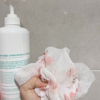 [닥터문] 센텔라 시카케어 화이트머스크 바디워시 1000ml — 5점을 준 리뷰어가 2024년 8월 올린 사용 사진