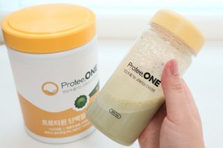 프로티원 단백질쉐이크 녹차맛 2주분 1통+보틀 — 4점을 준 리뷰어가 2021년 9월 올린 사용 사진