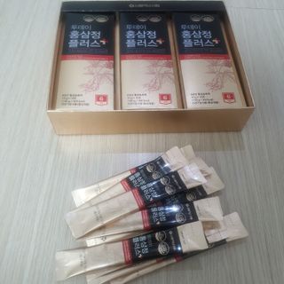 서울약사신협_투데이홍삼정플러스스틱_10g x 30포 — 5점을 준 리뷰어가 2021년 5월 올린 사용 사진