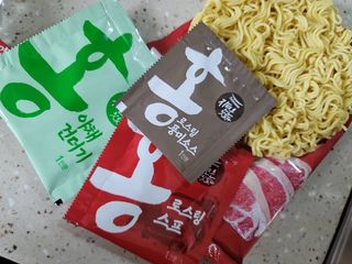 [풀무원] 자연은맛있다 정면, 백면, 홍면  세트 — 5점을 준 리뷰어가 2021년 4월 올린 사용 사진