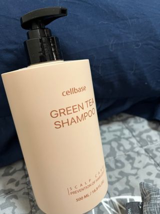 프리마인 더이상 뻣뻣하고 효과없는 탈모샴푸는 NO. 근본부터 케어하는 셀베이스 그린티샴푸(500ml) — 4.5점을 준 리뷰어가 2023년 1월 올린 사용 사진