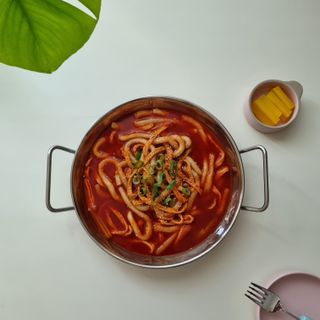 [푸딩팩토리] 요즘누들떡볶이540g + 매콤누들떡볶이 470g — 4점을 준 리뷰어가 2022년 9월 올린 사용 사진