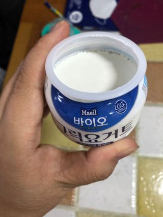 매일바이오 그릭요거트 오리지널 플레인 4개, 로스터리 커피믹스 4개 — 5점을 준 리뷰어가 2021년 12월 올린 사용 사진