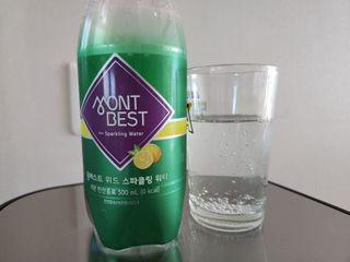 몽베스트 Montbest with Sparkling water Lemon OR Lime 20병(랜덤) — 4.5점을 준 리뷰어가 2022년 9월 올린 사용 사진