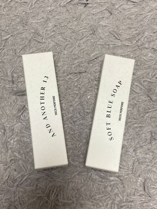 멈칫(MUMCHIT) 넥퍼퓸 NECKPERFUME 2가지 향 — 5점을 준 리뷰어가 2021년 11월 올린 사용 사진