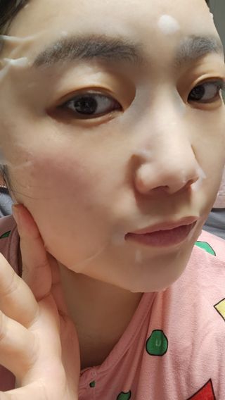 비프리코스메틱 더블아이스진정마스크팩 5매 — 5점을 준 리뷰어가 2023년 2월 올린 사용 사진
