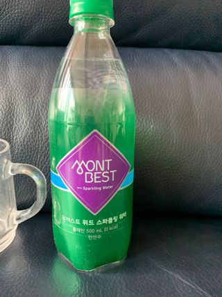 몽베스트 Montbest with Sparkling water Plain 20병 — 5점을 준 리뷰어가 2022년 6월 올린 사용 사진