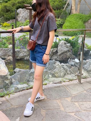 로서울 High Neck T-Shirt Navy, Gray — 5점을 준 리뷰어가 2021년 5월 올린 사용 사진