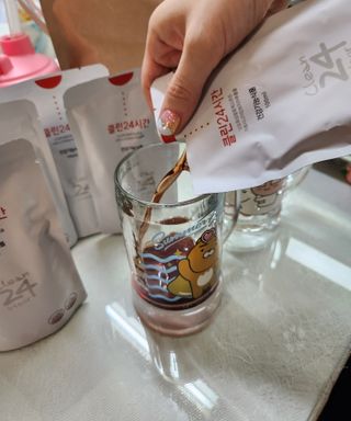 클린24시간 1BOX(5포) + 전용보틀(500ml) — 5점을 준 리뷰어가 2023년 8월 올린 사용 사진