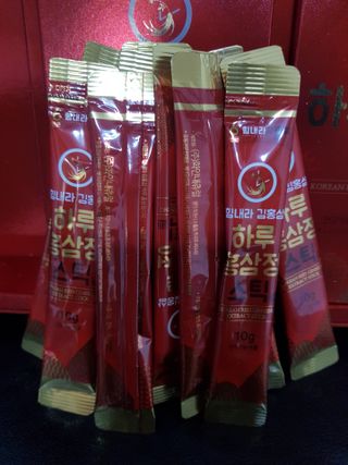 힘내라김홍삼 하루홍삼정스틱 10g x 30포 — 5점을 준 리뷰어가 2021년 4월 올린 사용 사진