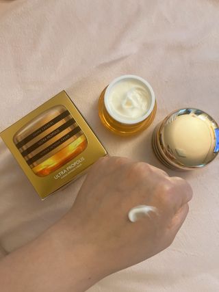 자민경 크레마카라콜 울트라 프로폴리스 하이드라 인텐스 크림 50ml — 5점을 준 리뷰어가 2021년 1월 올린 사용 사진