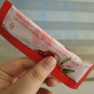 헬스업_쁘띠쁘띠석류콜라겐젤리_20g x 14포 — 4점을 준 리뷰어가 2020년 12월 올린 사용 사진