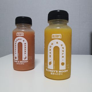 BLENDY'S 핑크 스무디+블론디 스무디 — 5점을 준 리뷰어가 2022년 4월 올린 사용 사진