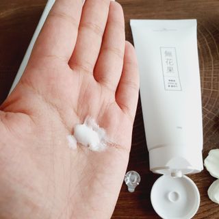 [베러오리진] 무화과 크리미 딥 폼 클렌저/피부 노폐물 & 미세먼지 99 세정 인증 민감성 피부 무자극 인증 — 5점을 준 리뷰어가 2021년 11월 올린 사용 사진