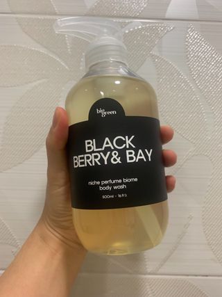 빅그린 니치 퍼퓸 바이옴바디워시 500ml(상탈, 블랙베리&베이, 블랑쉐 3종 중 택1) — 5점을 준 리뷰어가 2022년 12월 올린 사용 사진