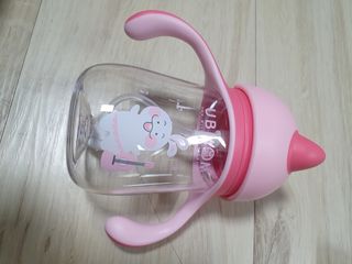 유비맘 트라이탄 코니빨대컵_컬러 랜덤 발송 — 4점을 준 리뷰어가 2021년 3월 올린 사용 사진