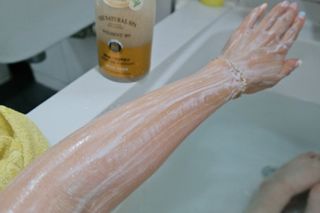 벨먼 내추럴스파 수분광채 스크럽 바디워시 600ml 5종 — 5점을 준 리뷰어가 2022년 5월 올린 사용 사진