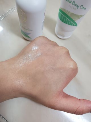 mom e 맘이 내추럴 베이비 케어 크림+바디오일 — 3점을 준 리뷰어가 2021년 1월 올린 사용 사진