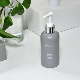 엠디스픽 무향 바리스타 핸드크림 울트라 고보습 대용량 펌핑 245g — 5점을 준 리뷰어가 2022년 12월 올린 사용 사진