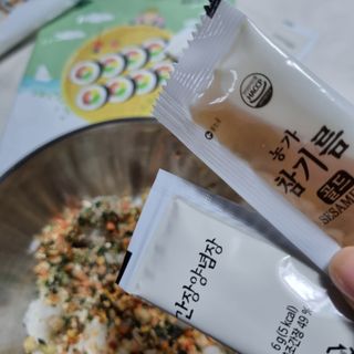 해풀잎 누구나 김밥*1ea [(혼합야채 35g *1ea,  김밥김 (5g, 5ea),  양념간장 (6g, 5ea), 참기름(5g, 2ea)] — 5점을 준 리뷰어가 2022년 10월 올린 사용 사진