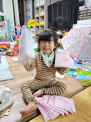 애니가드키즈 새부리형  소형L 5컬러 각 10매입 [크리미베이지, 코튼핑크, 블루레이크, 페일로즈, 민트그린] — 4점을 준 리뷰어가 2022년 2월 올린 사용 사진
