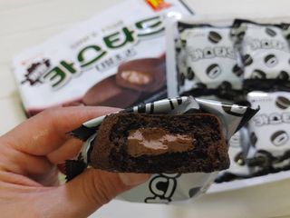 롯데제과 까망카스타드 더블초코 — 5점을 준 리뷰어가 2021년 5월 올린 사용 사진