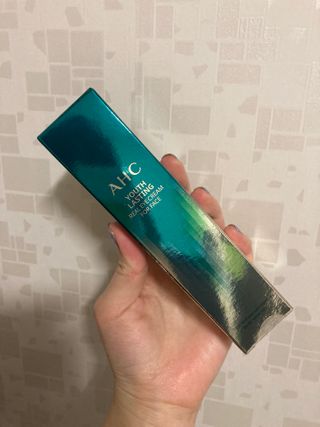 [NEW 탄력유턴 아이크림] AHC 유스 래스팅 리얼 아이크림 포 페이스 — 5점을 준 리뷰어가 2021년 1월 올린 사용 사진