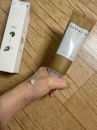 스킨1004 [SKIN1004] 마다가스카르 센텔라 앰플 폼 125ml — 5점을 준 리뷰어가 2024년 8월 올린 사용 사진