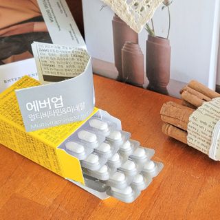 [몸엔용] 에버업 멀티비타민&미네랄, 눈건강 루테인 혈행건강 오메가3, 면역 프로바이오틱스 3종 택1 — 5점을 준 리뷰어가 2022년 4월 올린 사용 사진