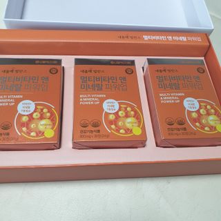 서울약사신협_내몸애발란스멀티비타민앤미네랄파워업_800mg x 90정 — 5점을 준 리뷰어가 2021년 3월 올린 사용 사진