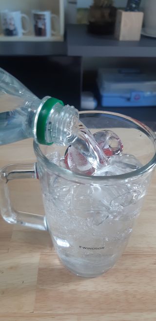 몽베스트 Montbest with Sparkling water Plain 20병 — 5점을 준 리뷰어가 2021년 10월 올린 사용 사진