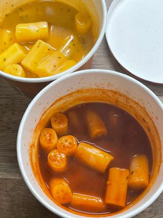 나우  [요리궁리] B타입 ( 매콤, 치즈, 매콤까르보 ) 꽃떡볶이 6개입 세트 — 5점을 준 리뷰어가 2025년 3월 올린 사용 사진