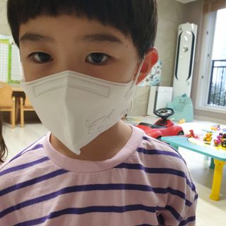 [숨그림]  덴탈마스크 짱구 우리아이 그리고 내가 쓰는 믿을수있는 케릭터 마스크  16종 — 3점을 준 리뷰어가 2021년 9월 올린 사용 사진