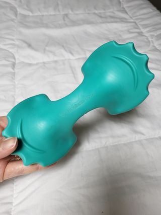 힐니스북 [힐마이넥]   거북목 통증완화를 위한 휴대용 목 안마기 — 5점을 준 리뷰어가 2022년 12월 올린 사용 사진