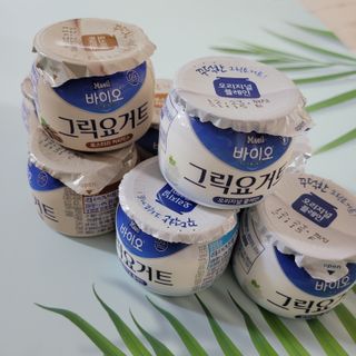 매일바이오 그릭요거트 오리지널 플레인 4개, 로스터리 커피믹스 4개 — 4.5점을 준 리뷰어가 2021년 12월 올린 사용 사진