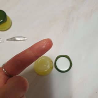 [후르디아] 유아부터 어른까지, 안심 아보카도 립밤 듀오 세트 — 4점을 준 리뷰어가 2024년 2월 올린 사용 사진