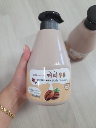 [과일나라] 피부가 마시는 커피우유 바디클렌저&바디로션 — 5점을 준 리뷰어가 2022년 8월 올린 사용 사진