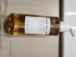 스킨1004 [SKIN1004] 마다가스카르 센텔라 라이트 클렌징 오일 200ml — 3점을 준 리뷰어가 2024년 7월 올린 사용 사진