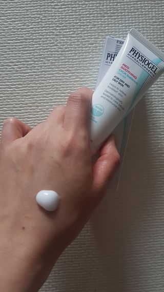 피지오겔 레드수딩 시카밸런스 크림 50ml — 4점을 준 리뷰어가 2022년 4월 올린 사용 사진