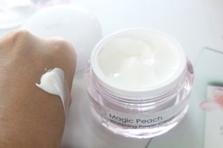 랑스레 매직피치 화이트닝 파워 화이트닝크림 — 5점을 준 리뷰어가 2021년 5월 올린 사용 사진