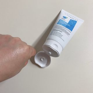 랑벨 수퍼내츄럴 아쿠아 수딩 크림 100ml — 3.5점을 준 리뷰어가 2022년 4월 올린 사용 사진