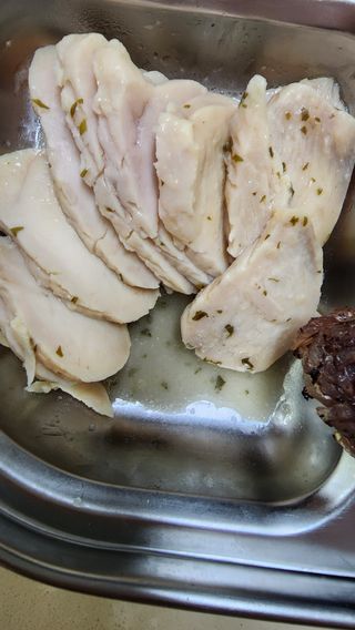 한끼통살 슬라이스 닭가슴살 — 5점을 준 리뷰어가 2023년 2월 올린 사용 사진