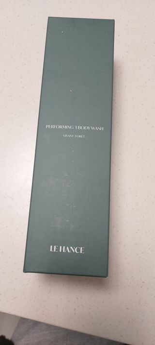 르핸스 퍼포밍 3 바디워시 비반트포렛/베티버포그 — 4점을 준 리뷰어가 2022년 12월 올린 사용 사진