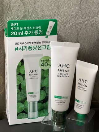 [AHC] 세이프온 에센스 선크림 올리브영 스페셜 증정 기획세트 — 5점을 준 리뷰어가 2022년 6월 올린 사용 사진
