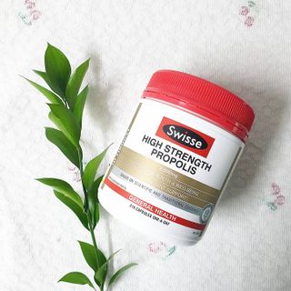 Swisse 스위스 고함량 프로폴리스 2,000mg 210정 — 5점을 준 리뷰어가 2021년 5월 올린 사용 사진