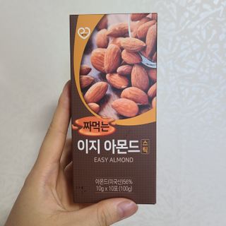 짜먹는 이지견과 짜먹는 이지아몬드, 짜먹는 이지허니피넛, 짜먹는 이지캐슈넛 각 10g X  10포 — 5점을 준 리뷰어가 2021년 1월 올린 사용 사진